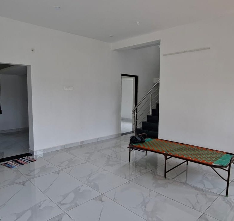 Premium 3 BHK Independent Villa for Sale in Nanjegoundenpudur, Pollachi